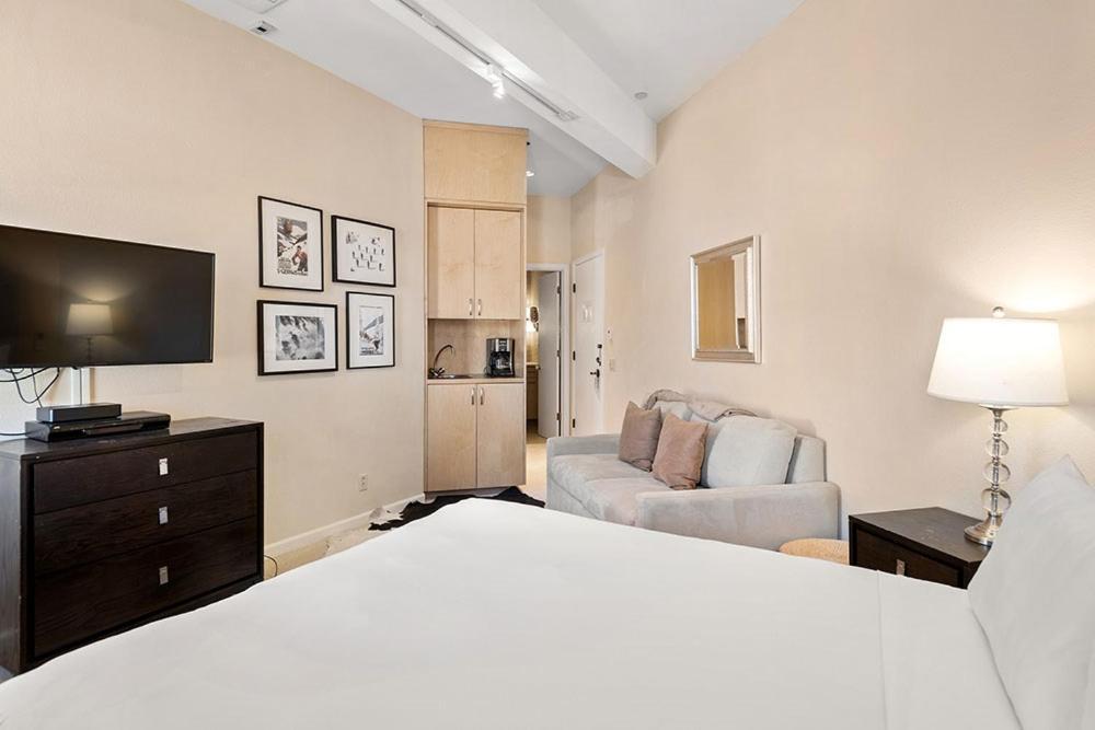 Independence Square 304, Stylish Hotel Room With Downtown Views & Great Location Aspen Exterior foto